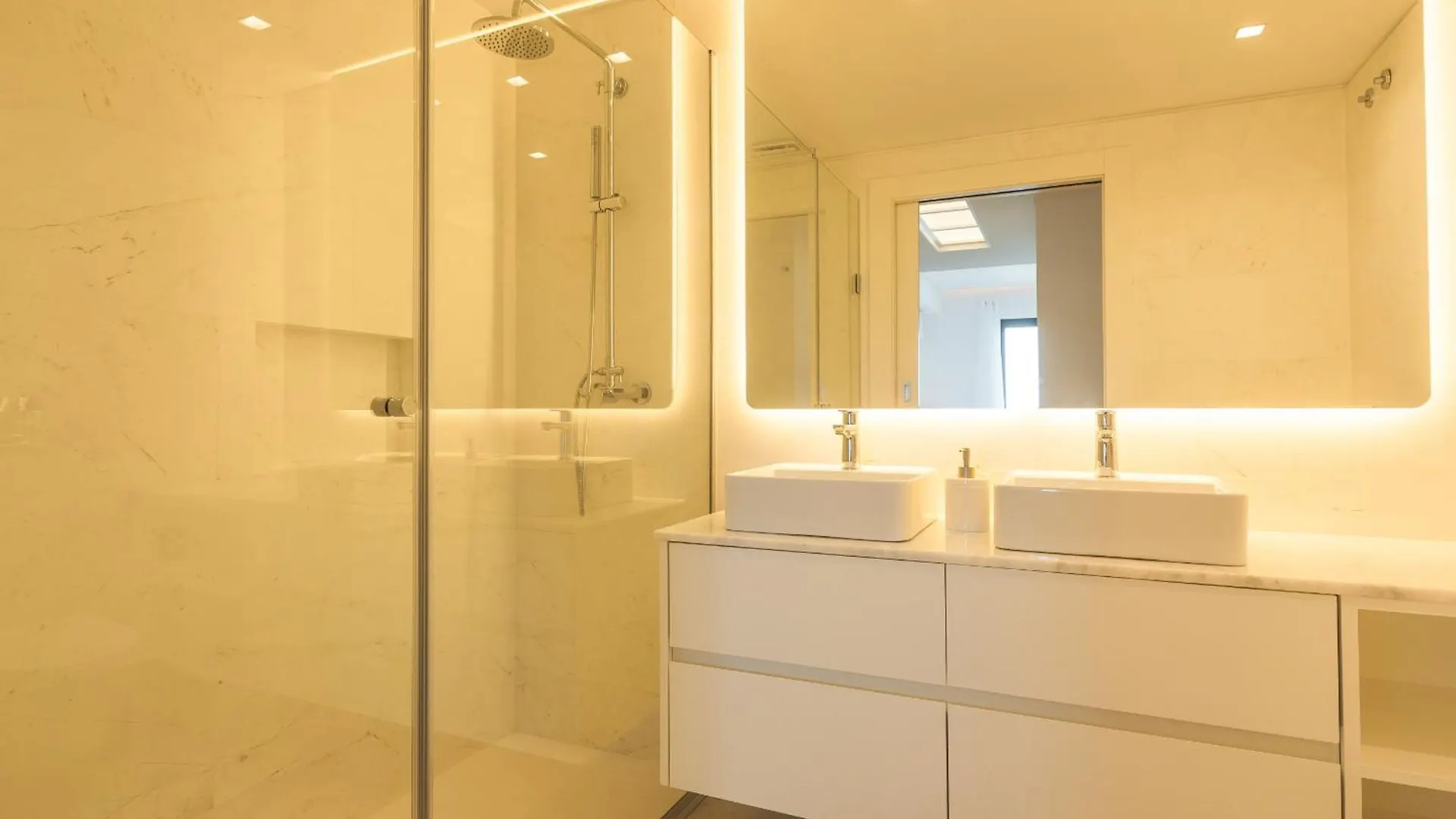 Glamorous Apartment By Atlantic Holiday فونشال